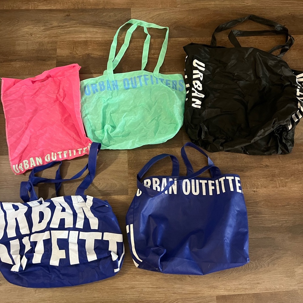 Urban Outfitters 5 rare Colorful Tote bags in 4 different sizes